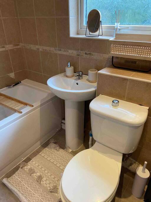 Manchester - Eccles - Business - Contractors - Families - Discounts Available Exterior photo